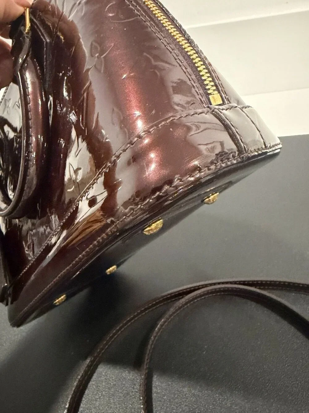 Louis Vuitton Alma BB Patent Leather Handbag (JB1507)